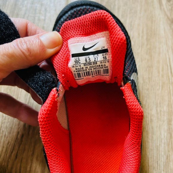 Boys Nike Sneakers flex run 2016 size 10C - Picture 4 of 4